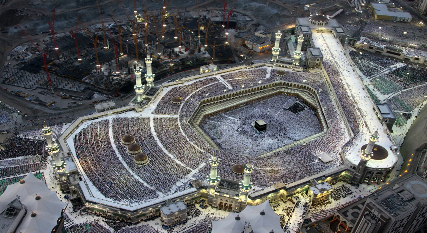 Pilgrims at the Kaaba during Umrah in Makkah